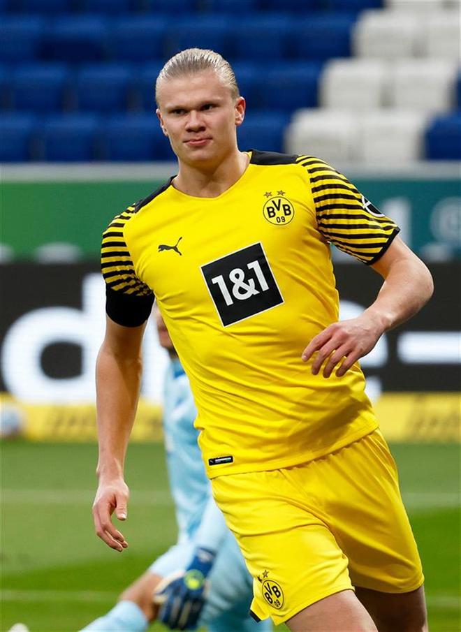 打疯了！国米横扫科莫登顶，劳塔罗回应质疑，齐沃激活水货太神（国米横扫科莫登顶！劳塔罗用表现回击质疑，齐沃点石成金激活昔日水货）