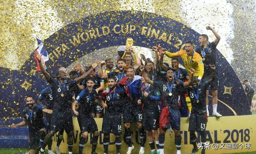 那一脚出去，全场屏住呼吸（这一脚踢出，全场屏息凝神）