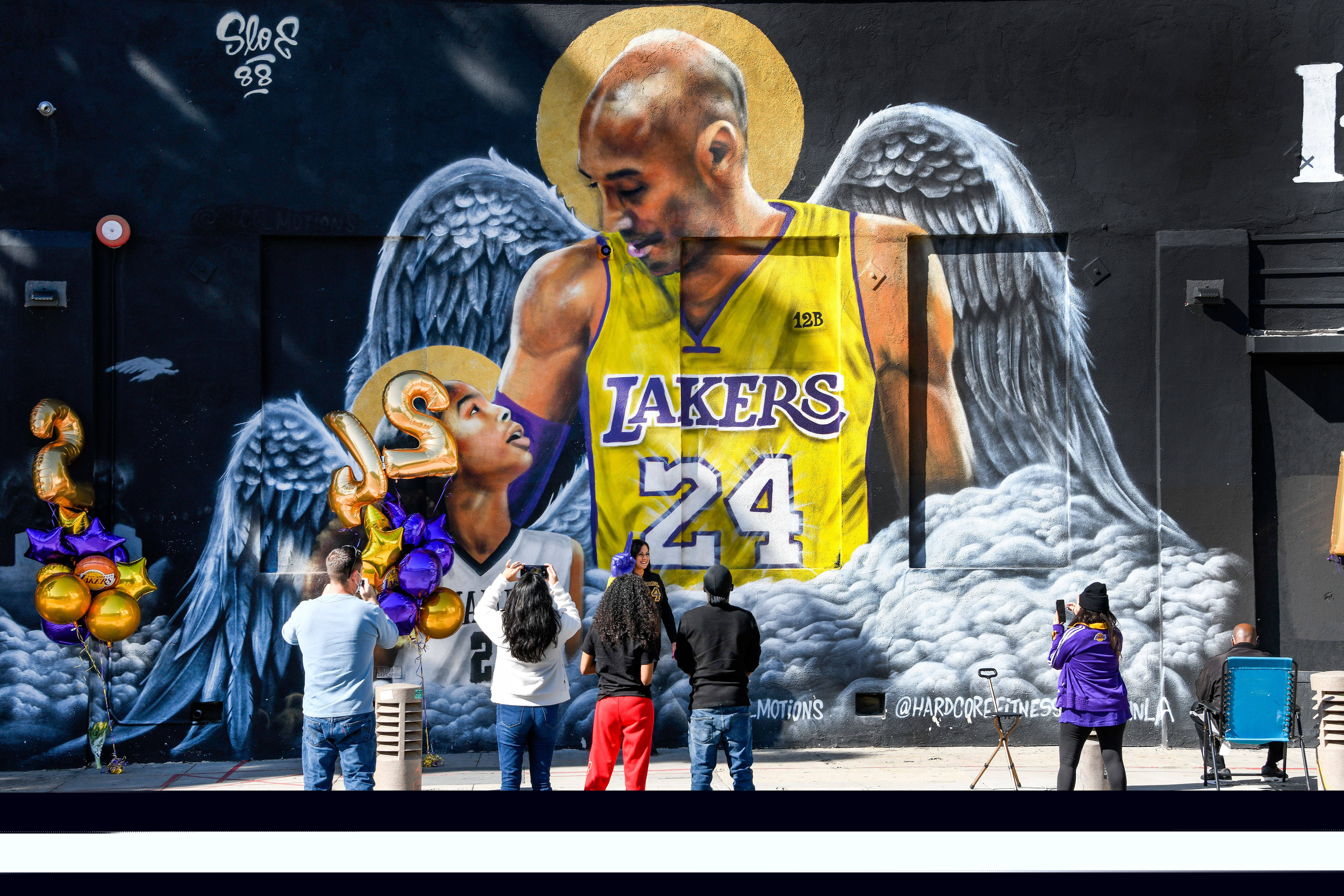 邮报：特朗普送C罗一把白宫金钥匙，该礼物专为特别宾客准备（邮报：特朗普向C罗赠予白宫金钥匙，此礼为贵宾专属）