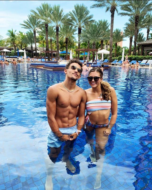 亚精英赛半场：陈威屡献神扑力保城池，海港0-0柔佛新山（亚精英赛半场：陈威高接低挡稳住阵脚，海港0-0暂平柔佛新山）