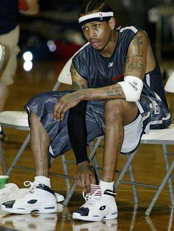 北爱尔兰小将唐利：在热刺时凯恩帮了我很多，这让我喜欢回撤（北爱新星唐利：热刺时期受凯恩点拨，因此更偏爱回撤）