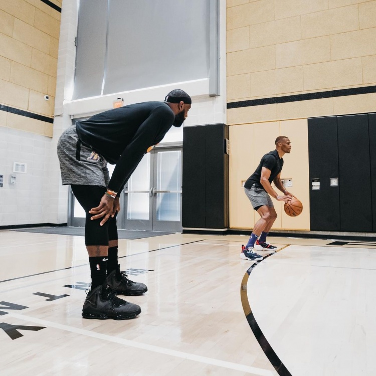 朱利亚诺：喜欢助攻因为会有两个人开心；格子和科克是标杆（朱利亚诺：我享受助攻，它能让两人同时开心；格列兹曼和科克是我的榜样）