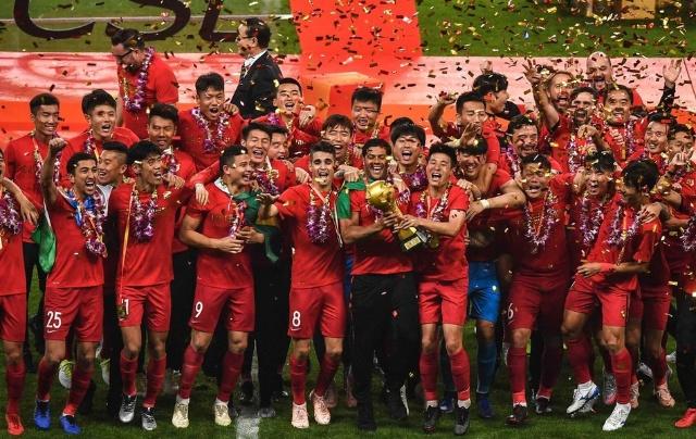 麦肯尼：没能拿下3分很遗憾；新教练带来了新的理念和活力（麦肯尼：未能全取三分遗憾，新帅注入新理念与活力）