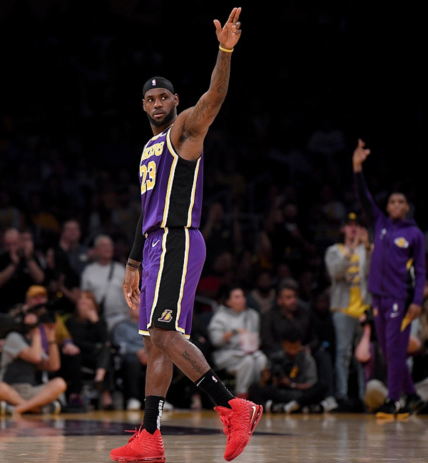 中超争冠格局发生变化（中超争冠态势生变）