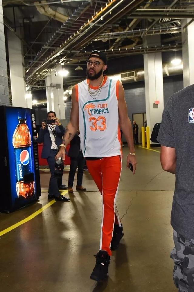 又绝杀！这支球队真的懂浪漫（又一次压哨绝杀！这支球队太会浪漫了）