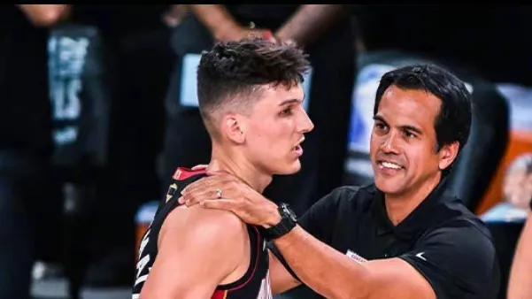 炫耀？里沙利松晒北伦敦德比全场最佳奖杯并艾特加布里埃尔（挑衅？里沙利松晒北伦敦德比全场最佳奖杯并@加布里埃尔）