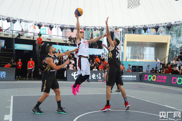 本轮欧冠最佳阵容：姆巴佩、维蒂尼亚领衔，赖斯、库库在列（欧冠本轮最佳11人：姆巴佩与维蒂尼亚领衔，赖斯、库库上榜）